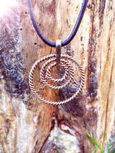 Load image into Gallery viewer, Tensor chain pendant “3 ring”