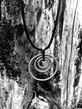 Load image into Gallery viewer, Tensor chain pendant “3 ring”