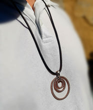 Load image into Gallery viewer, Tensor chain pendant “3 ring”