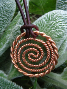 Galaktischer Tensorring mit Doppelspirale | 144 MHz Kupfer | Handgefertigter Dimensionswirbel (Ø 5 cm)